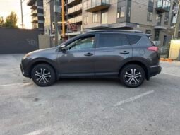 Toyota RAV4 LE