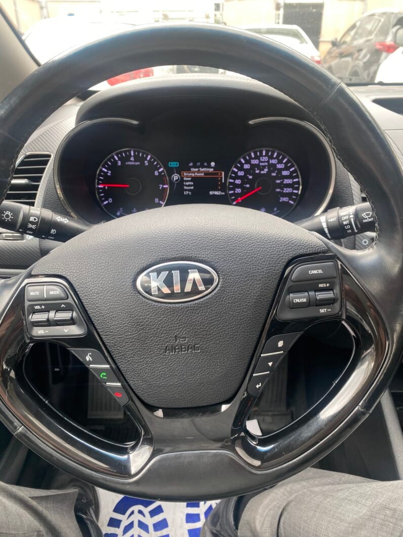 
								2017 Kia Forte EX full									