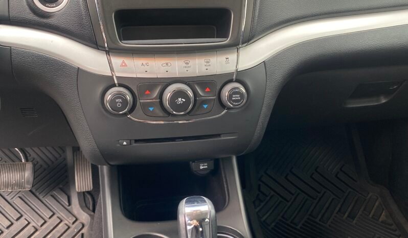 
								Dodge Journey FWD SXT full									
