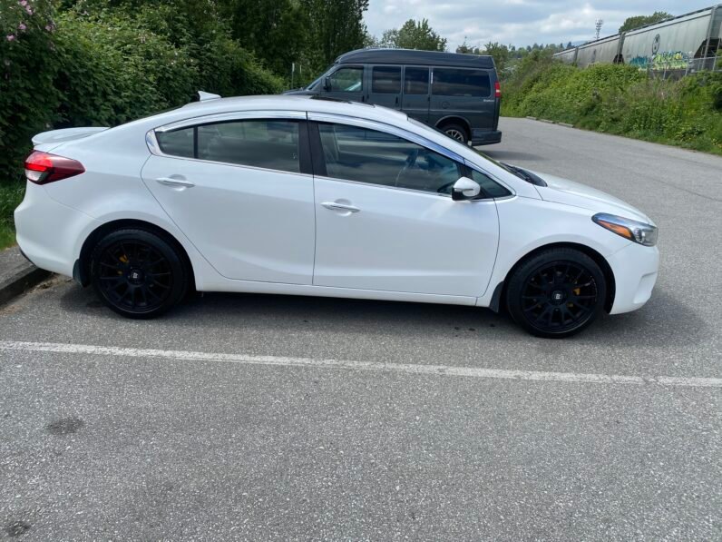 
								2017 Kia Forte EX full									