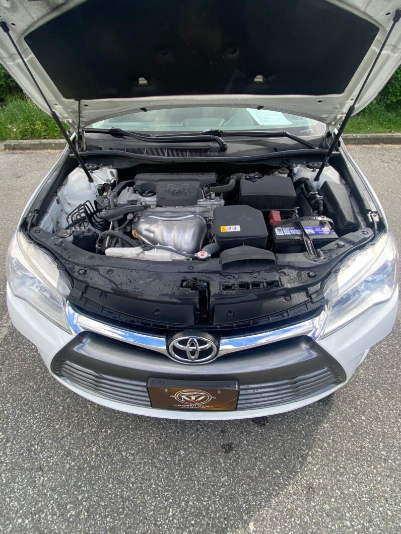 
								Toyota Camry LE full									