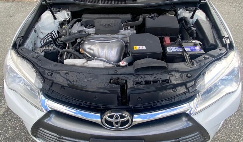 
								Toyota Camry LE full									