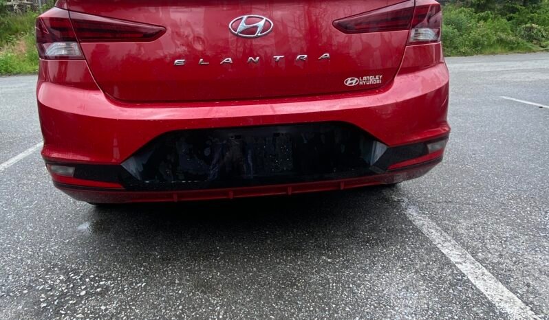 
								Hyundai Elantra SEL full									