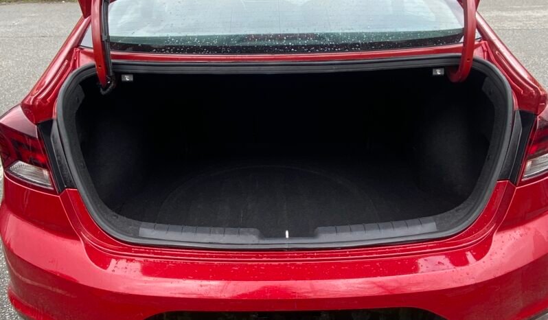 
								Hyundai Elantra SEL full									