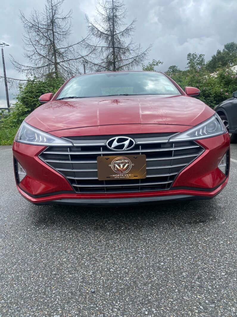 
								Hyundai Elantra SEL full									