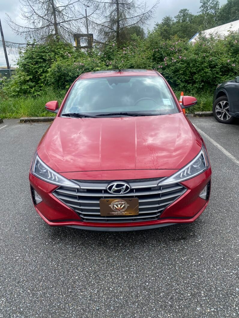 
								Hyundai Elantra SEL full									