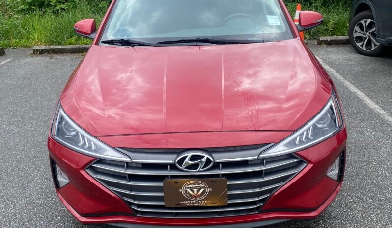 
								Hyundai Elantra SEL full									