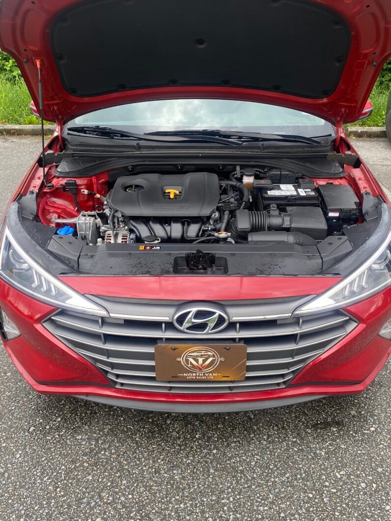 
								Hyundai Elantra SEL full									