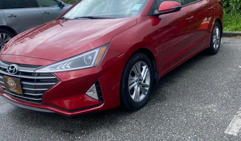 
								Hyundai Elantra SEL full									