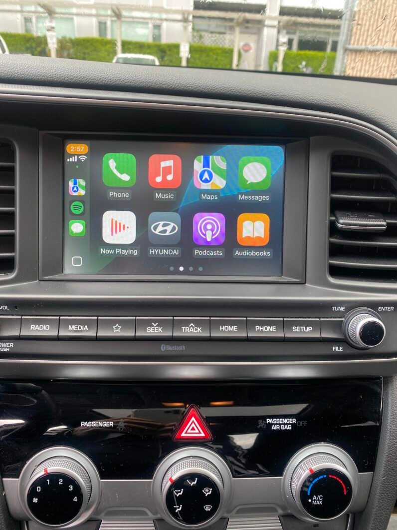 
								Hyundai Elantra SEL full									