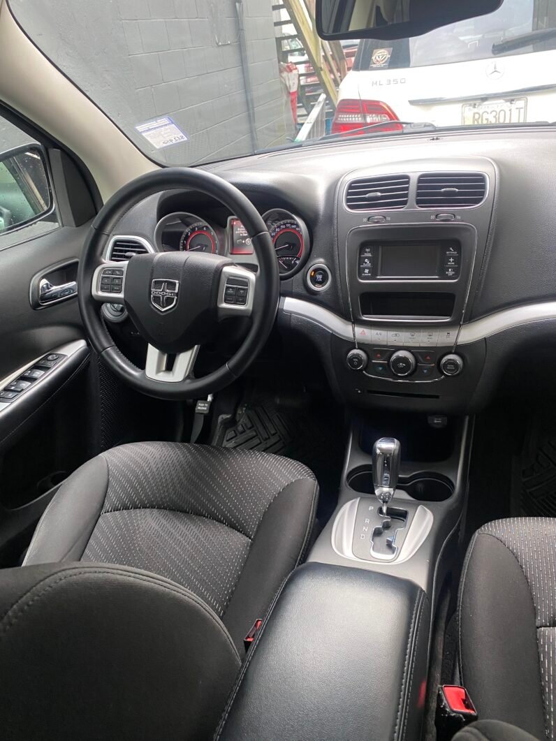 
								Dodge Journey FWD SXT full									