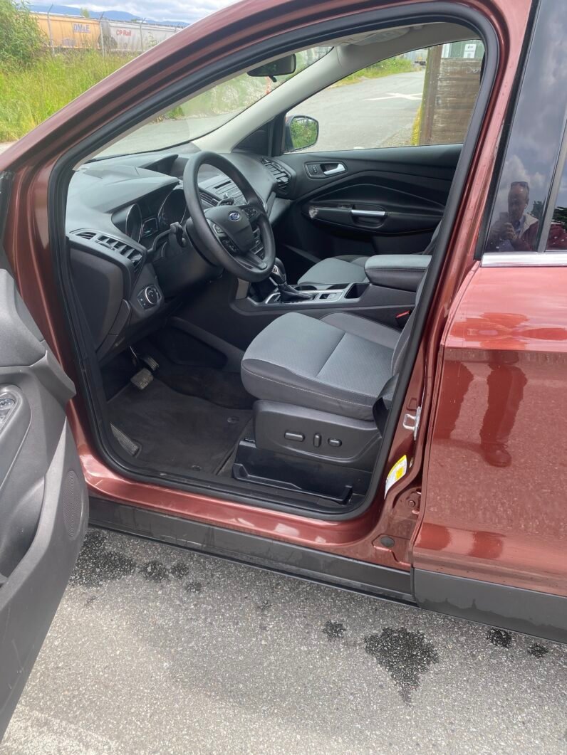 
								2018 FORD ESCAPE SE full									