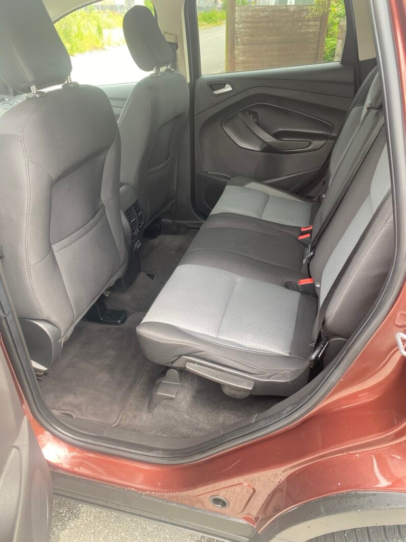 
								2018 FORD ESCAPE SE full									