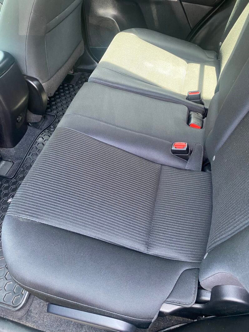 
								Toyota Camry LE full									