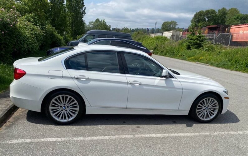 
								2015 BMW 320i xDrive full									