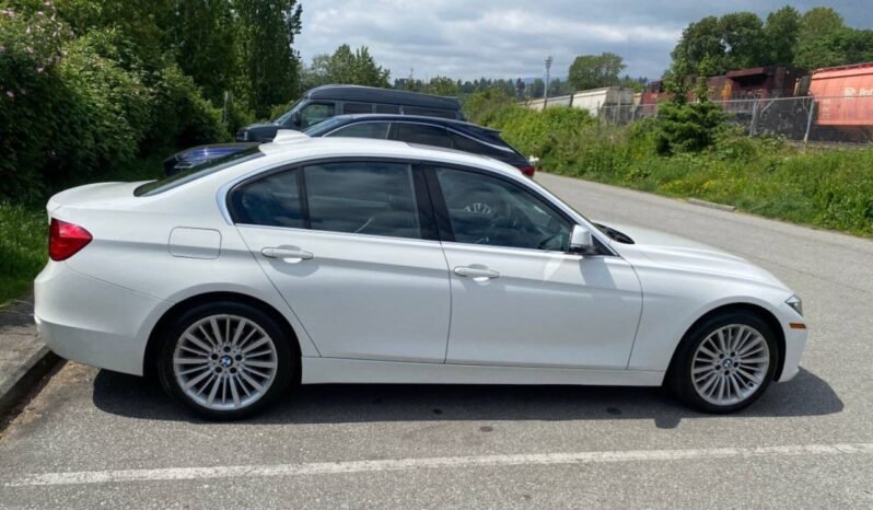 
								2015 BMW 320i xDrive full									