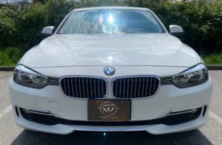 
								2015 BMW 320i xDrive full									