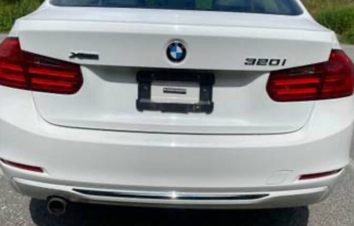 
								2015 BMW 320i xDrive full									