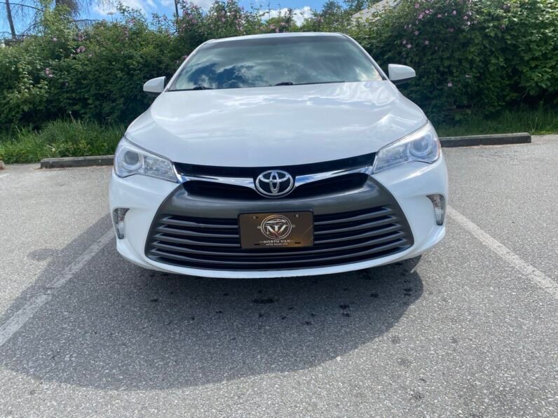 
								Toyota Camry LE full									