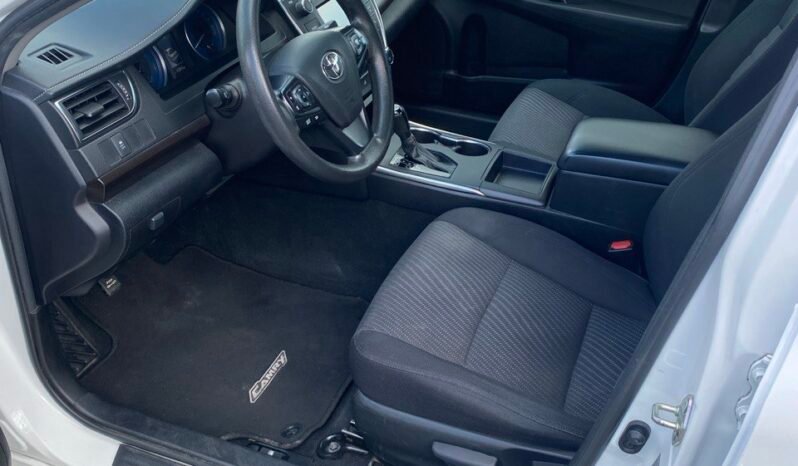 
								Toyota Camry LE full									