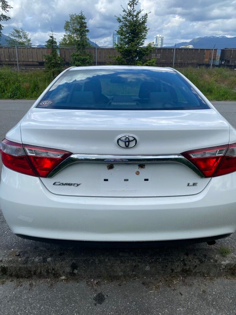 
								Toyota Camry LE full									