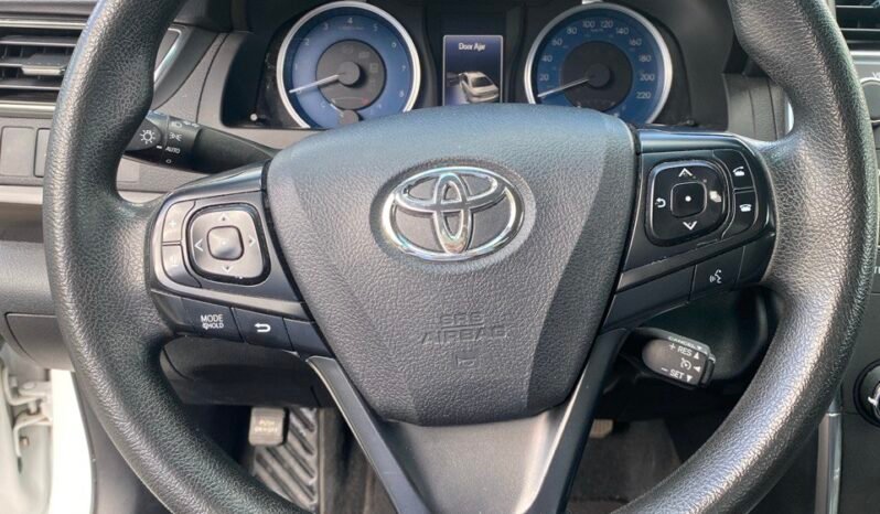 
								Toyota Camry LE full									