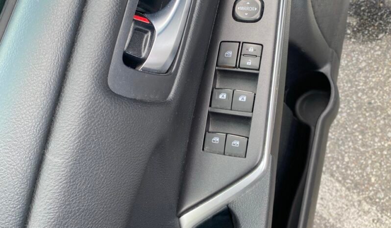 
								Toyota Camry LE full									