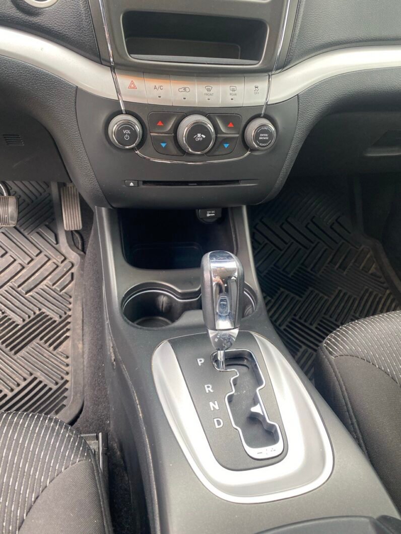 
								Dodge Journey FWD SXT full									