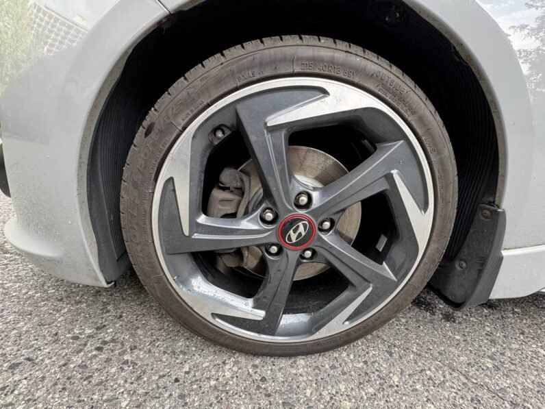 
								2014 Hyundai Veloster Turbo full									