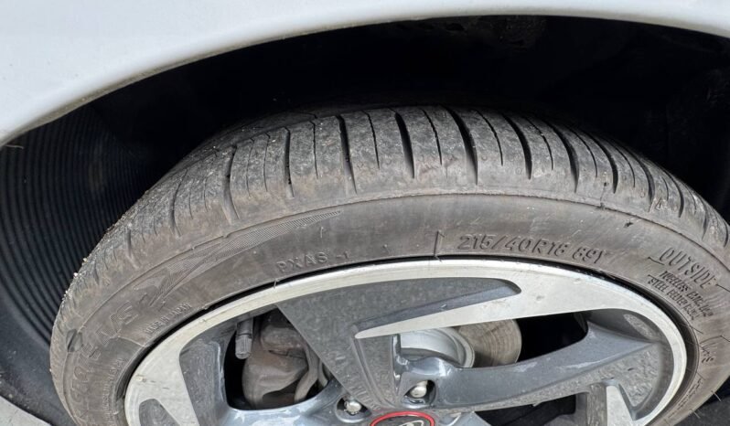 
								2014 Hyundai Veloster Turbo full									