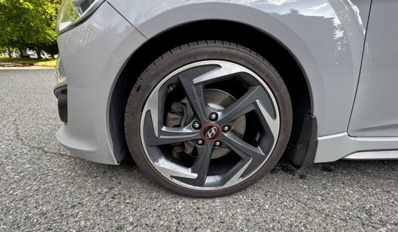 
								2014 Hyundai Veloster Turbo full									