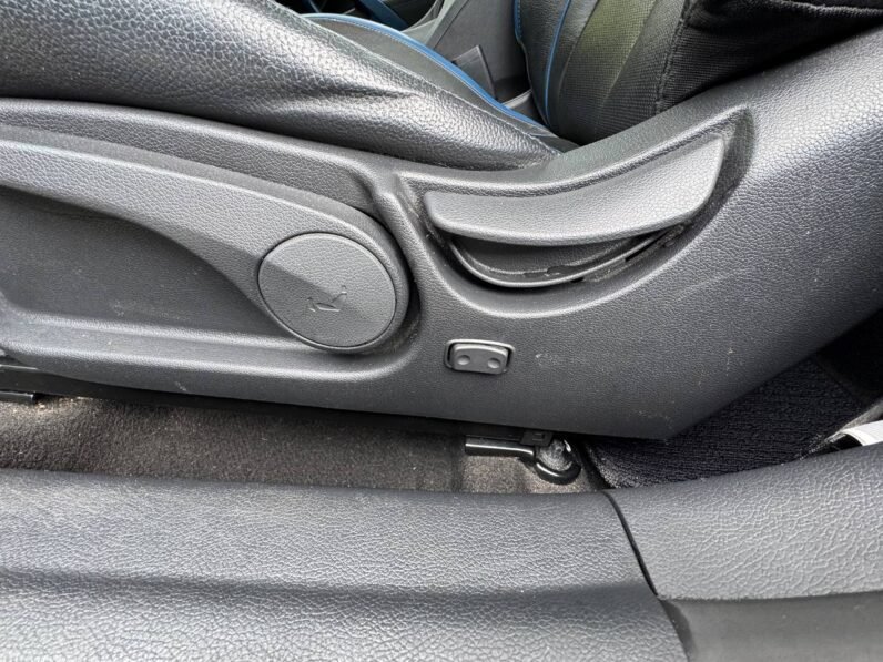 
								2014 Hyundai Veloster Turbo full									