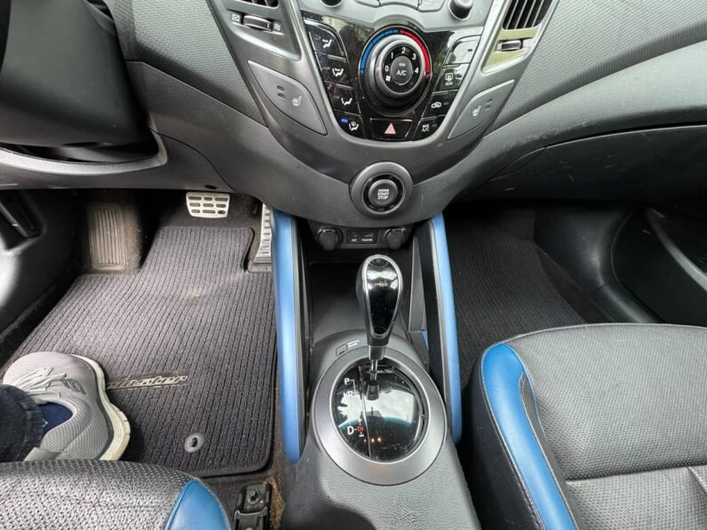 
								2014 Hyundai Veloster Turbo full									
