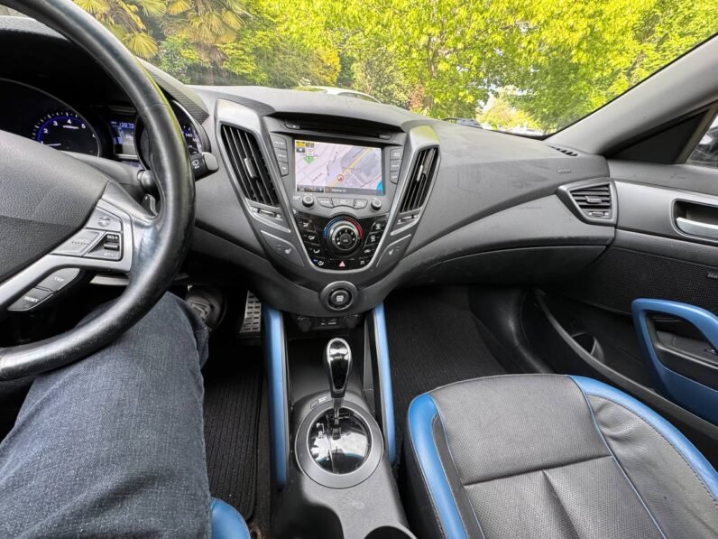 
								2014 Hyundai Veloster Turbo full									