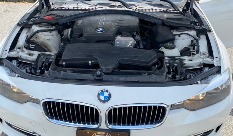 
								2015 BMW 320i xDrive full									