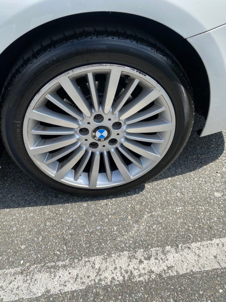 
								2015 BMW 320i xDrive full									