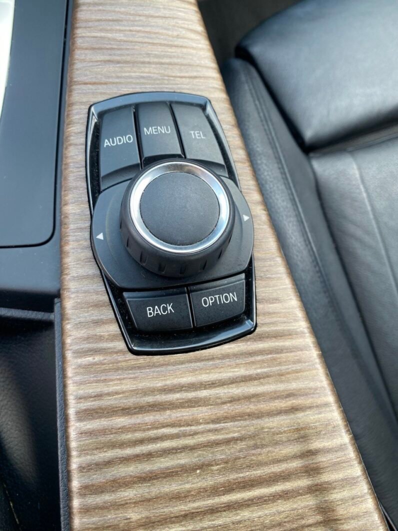 
								2015 BMW 320i xDrive full									