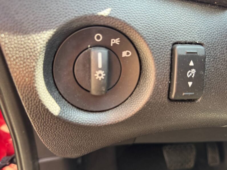 
								2012 Ford Fiesta SES full									