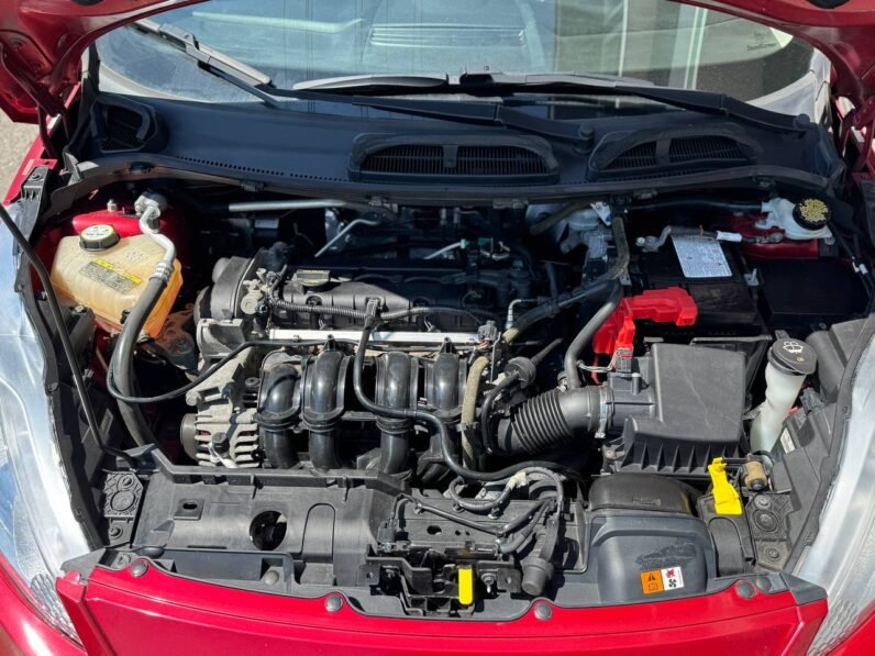 
								2012 Ford Fiesta SES full									