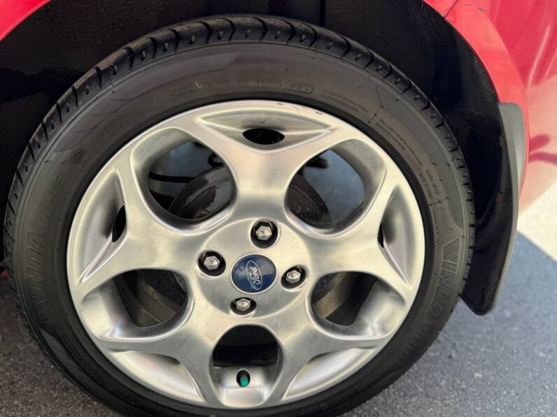 
								2012 Ford Fiesta SES full									