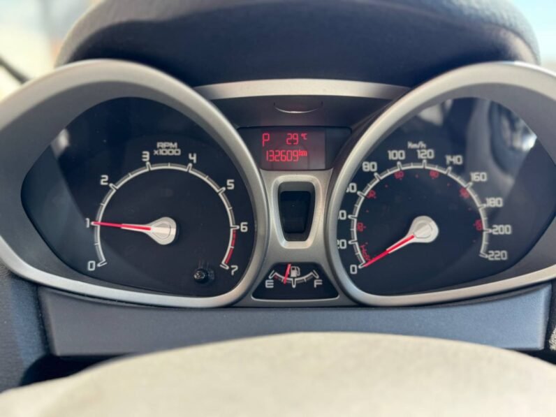 
								2012 Ford Fiesta SES full									