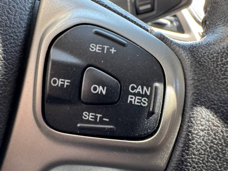 
								2012 Ford Fiesta SES full									