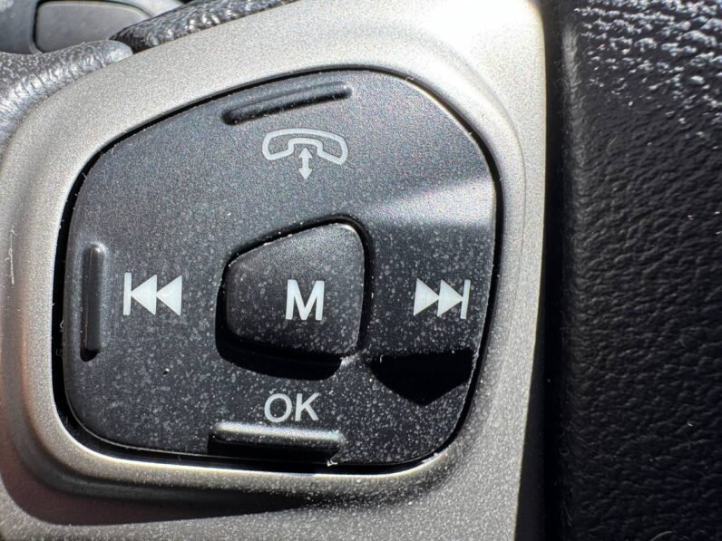 
								2012 Ford Fiesta SES full									