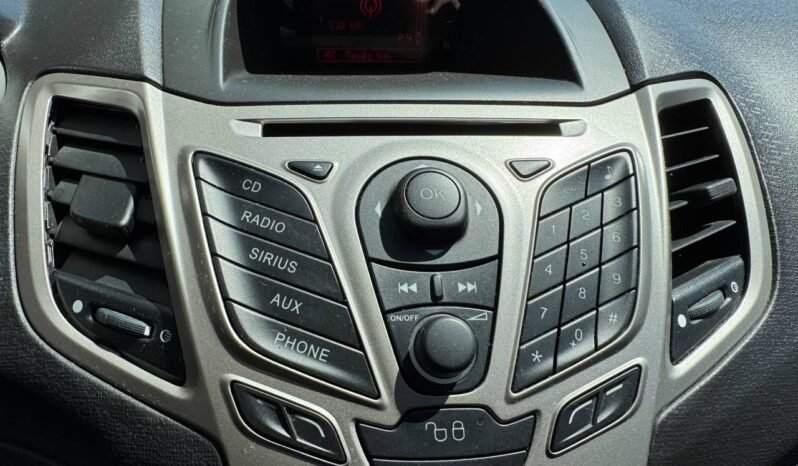 
								2012 Ford Fiesta SES full									