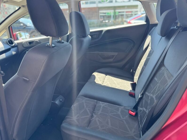 
								2012 Ford Fiesta SES full									