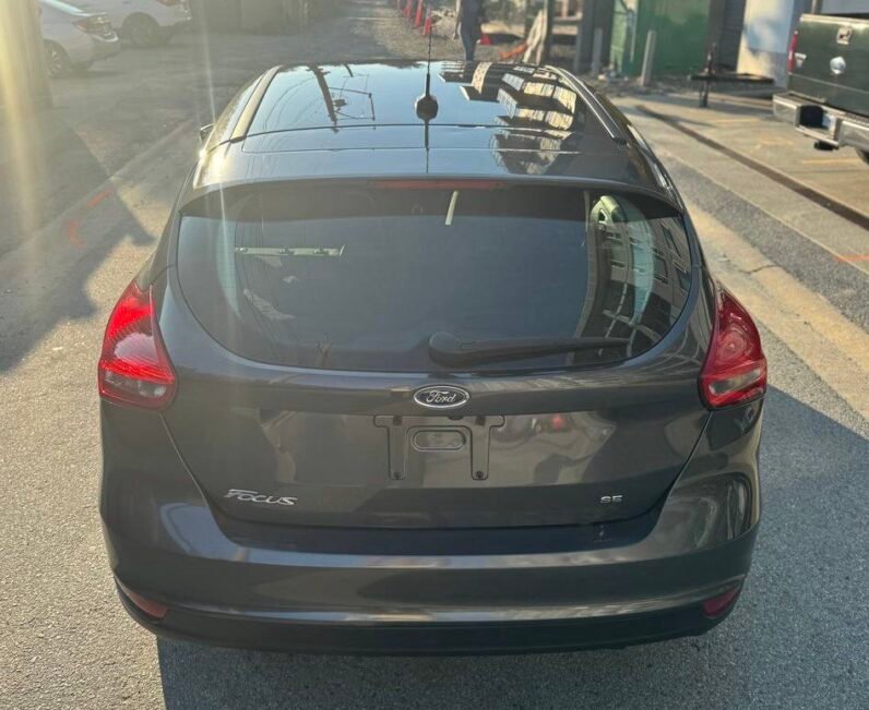 
								2017 Ford Focus SE full									