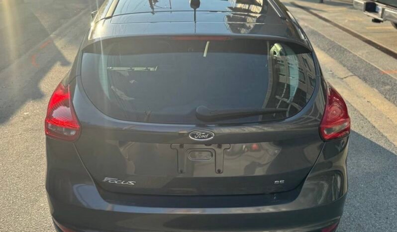 
								2017 Ford Focus SE full									