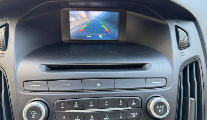 
								2017 Ford Focus SE full									