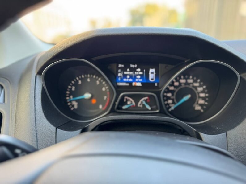 
								2017 Ford Focus SE full									