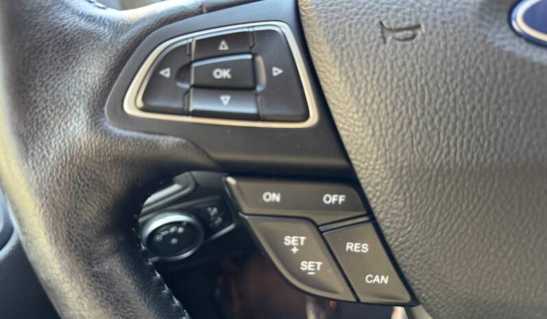 
								2017 Ford Focus SE full									